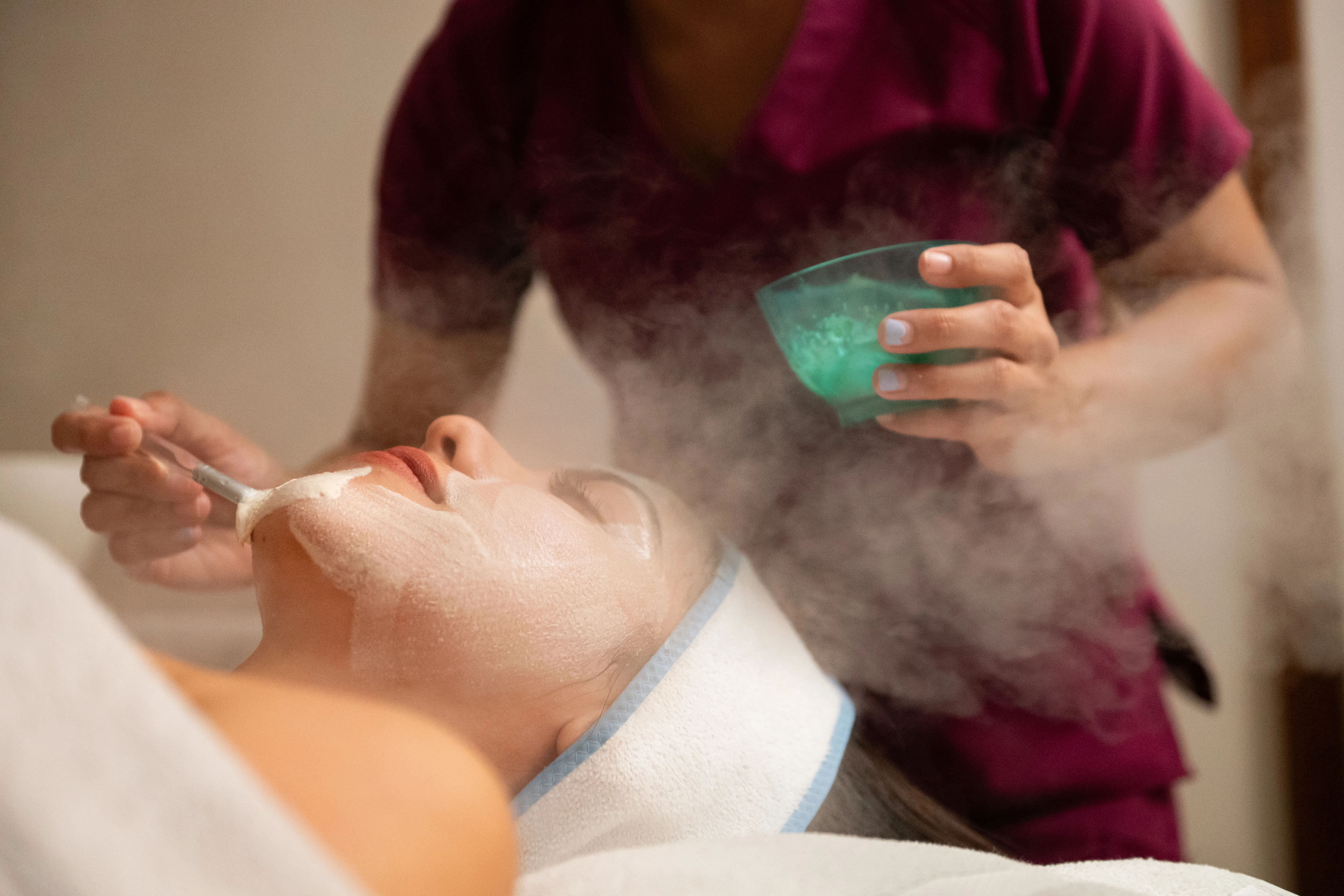 Limpieza Profunda con Peeling de baja concentración.