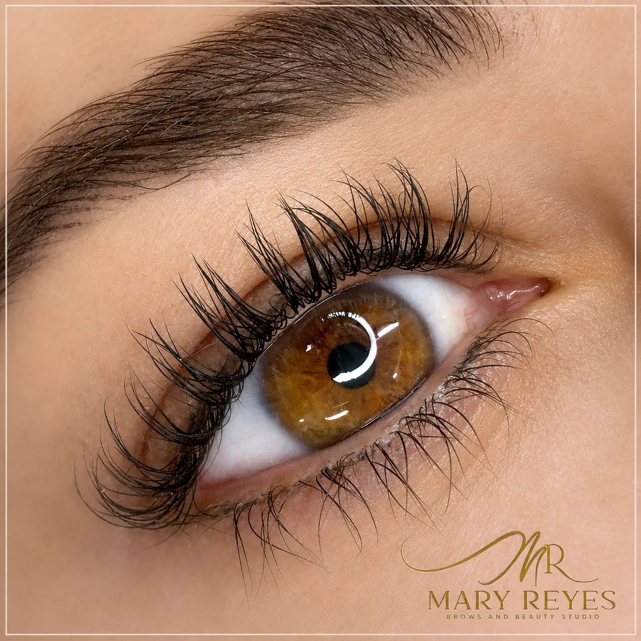 Punteado de Pestañas - Mary Reyes