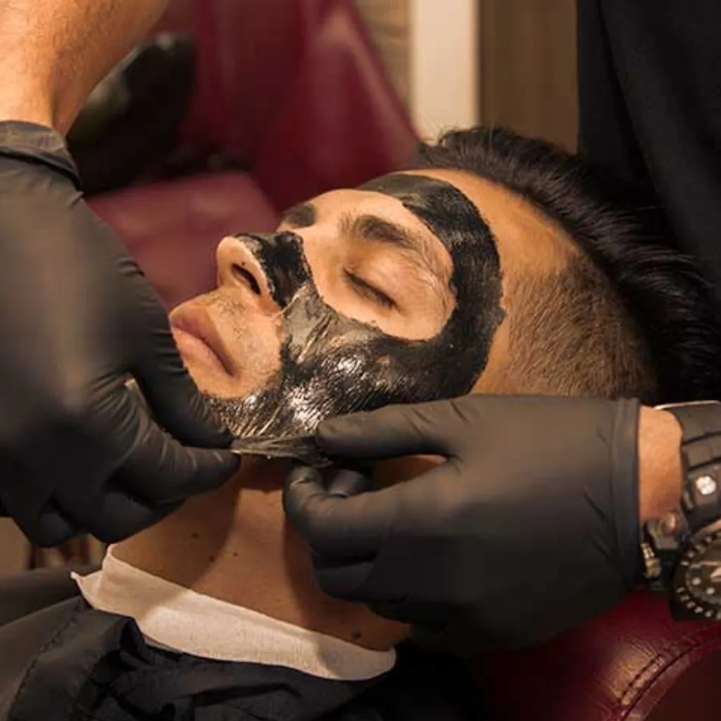Combo Corte Tradicional + Cejas y Mascarilla Negra