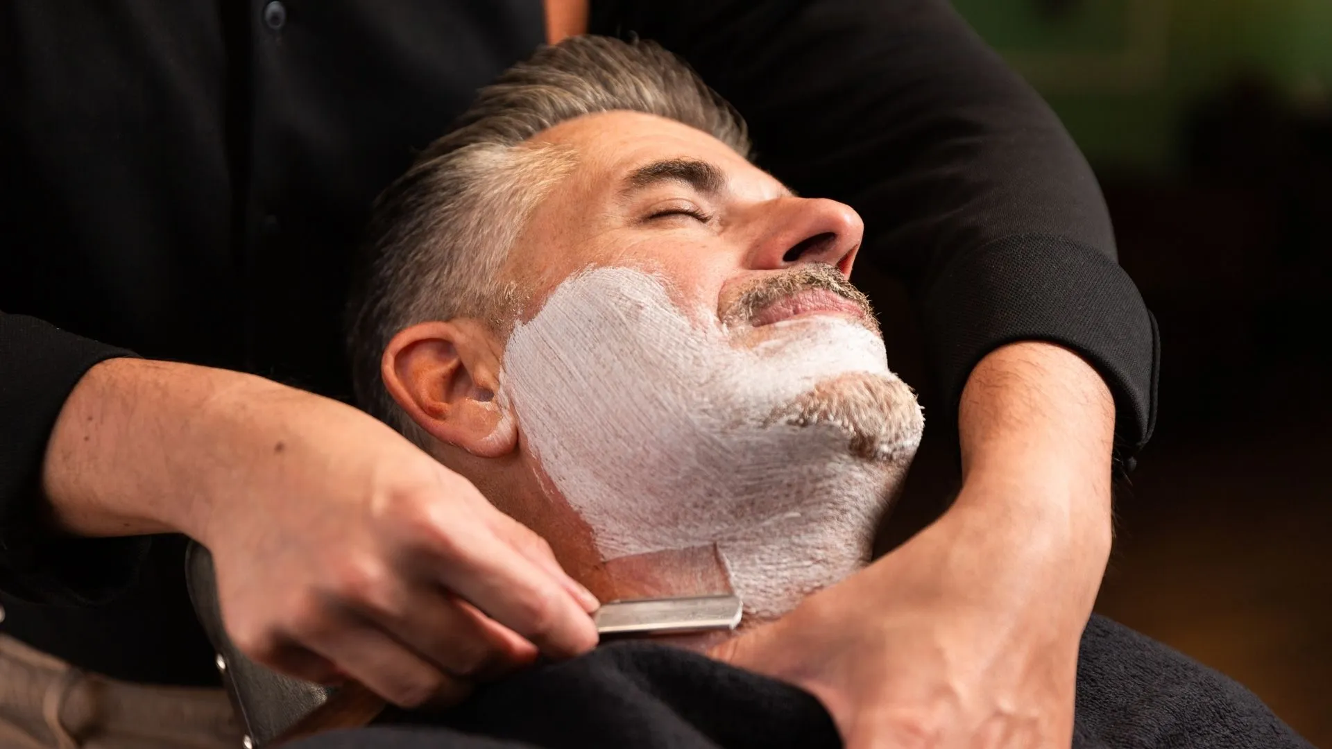 AFEITADO DE BARBA - Imagen 1