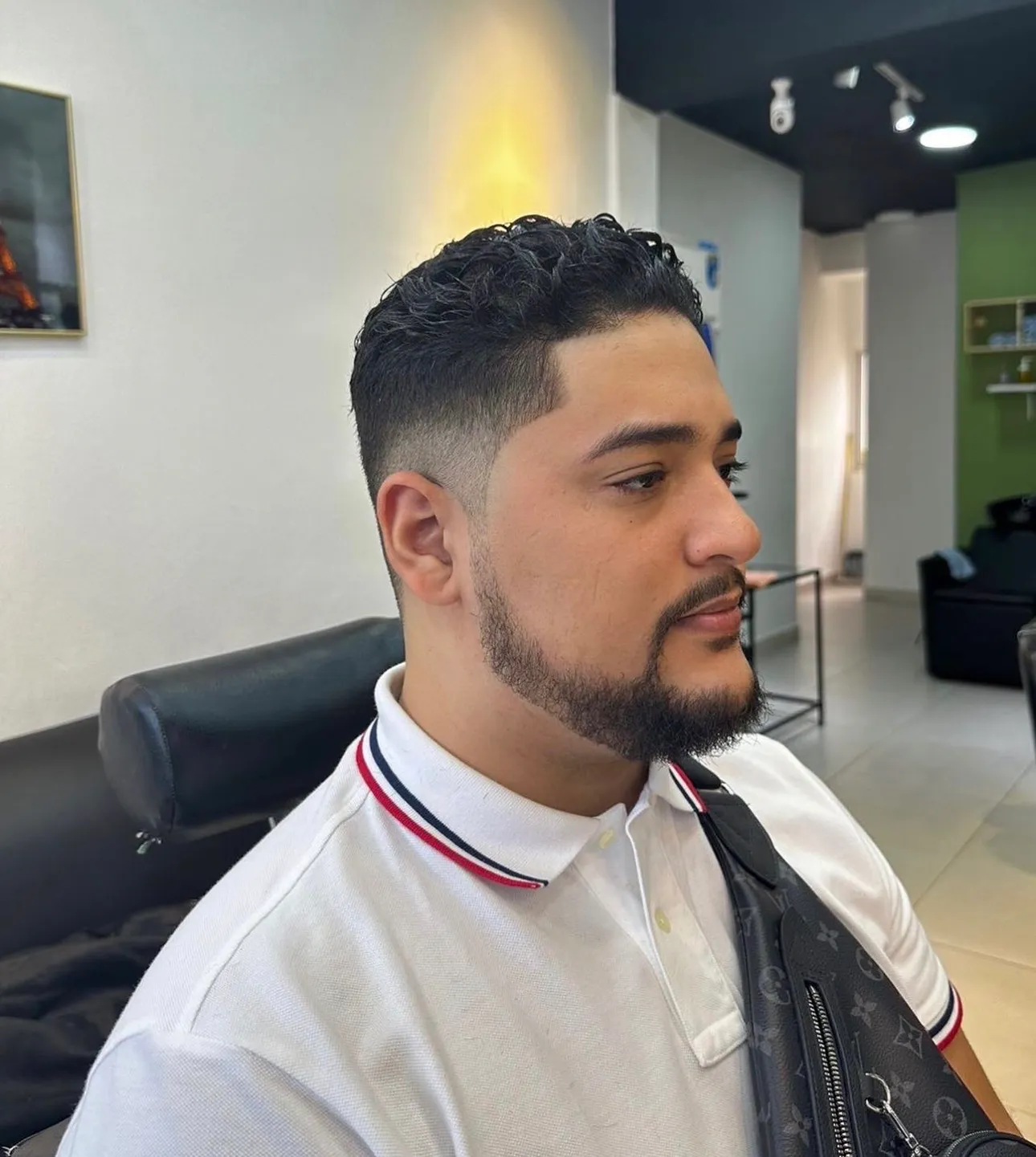 Corte normal y arreglo de barba o afeitado