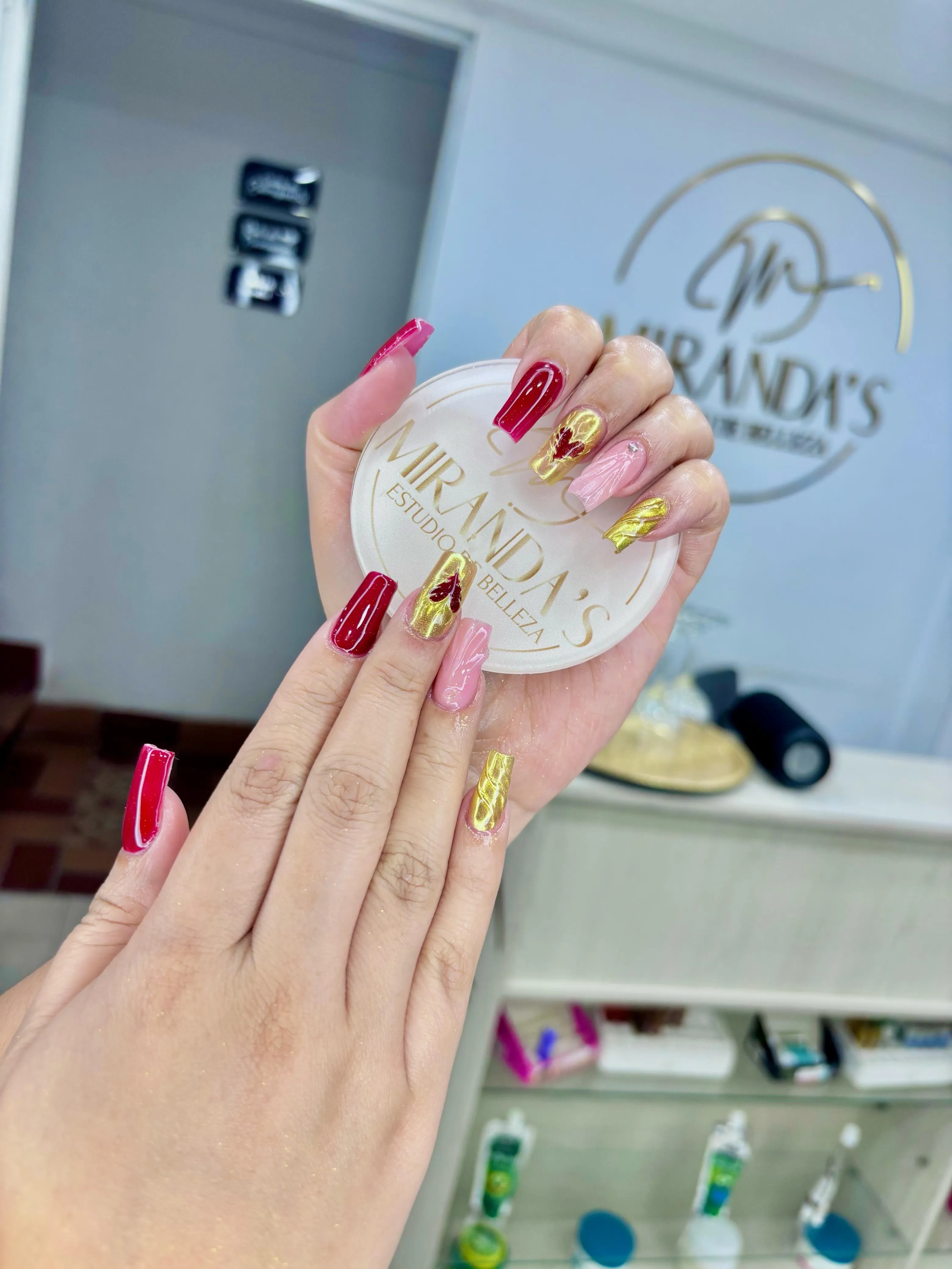 Manicure en Acrílico - Imagen 1