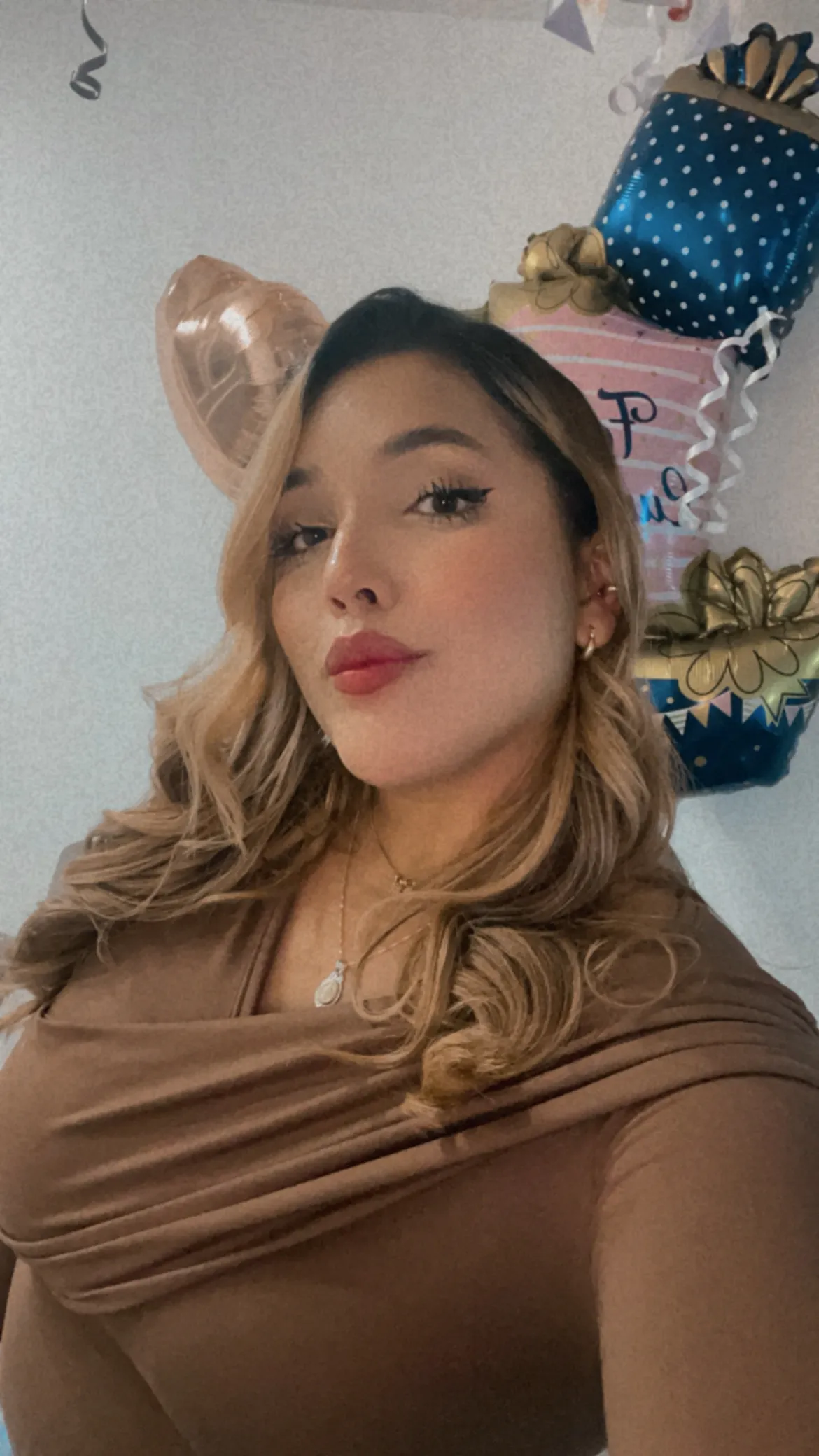 Yessica - MANICURISTA 