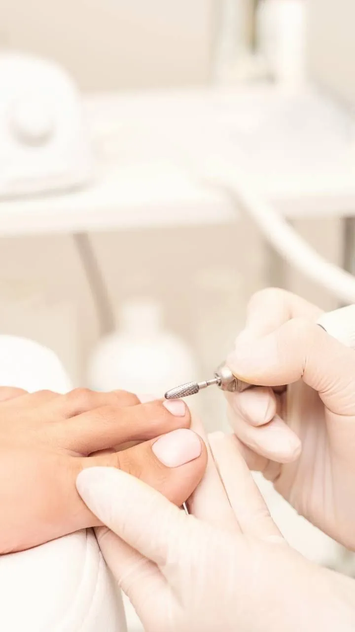 Retiro de Gel o esmalte en pies con servicio