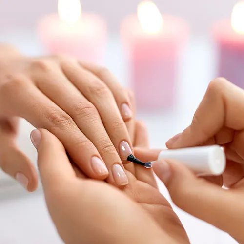 Manicura clásica con gel o esmalte