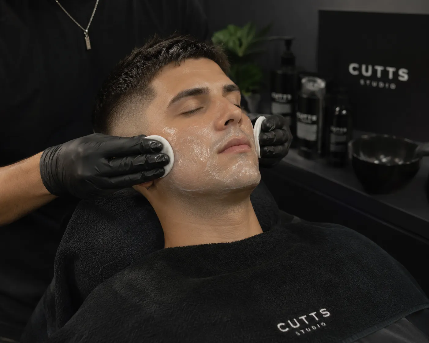 corte de cabello + limpieza facial