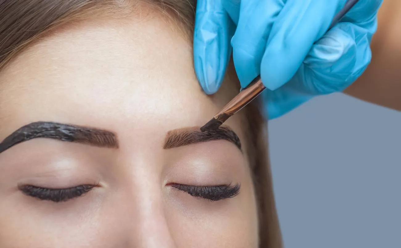 CEJAS SEMIPERMANENTE CON HENNA