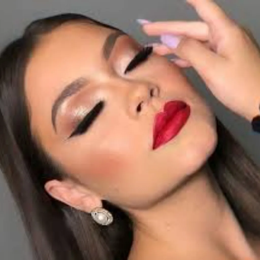 MAQUILLAJE SENCILLO