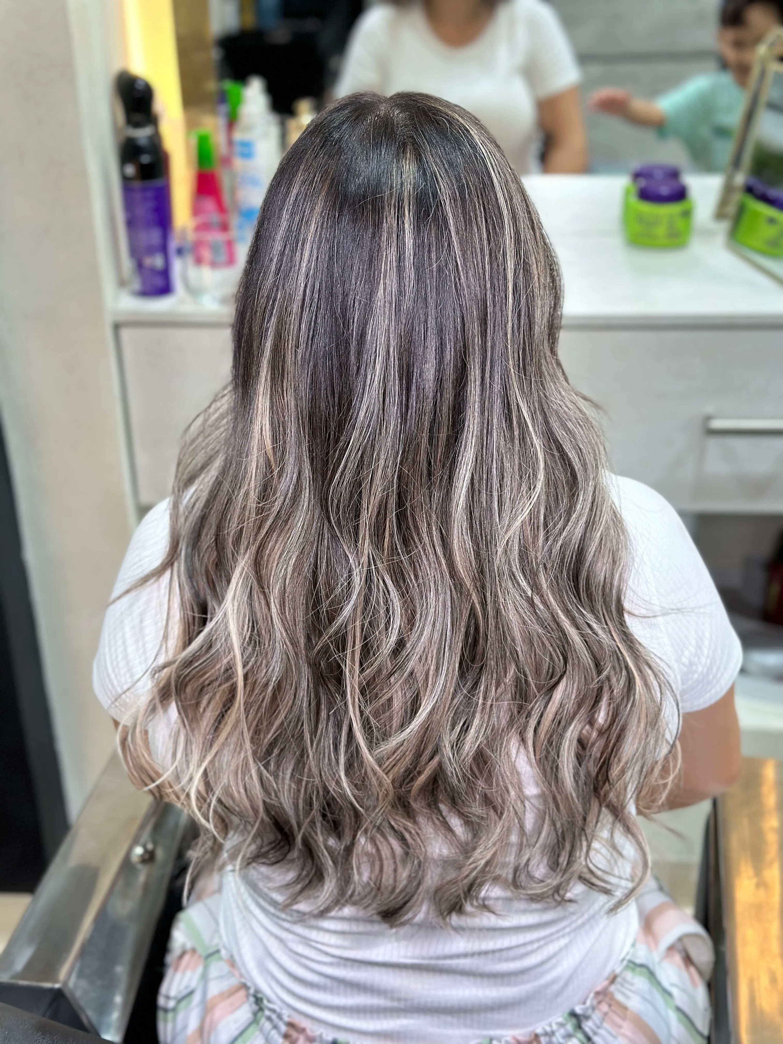 Balayage: Luminosidad y Dimensión Natural