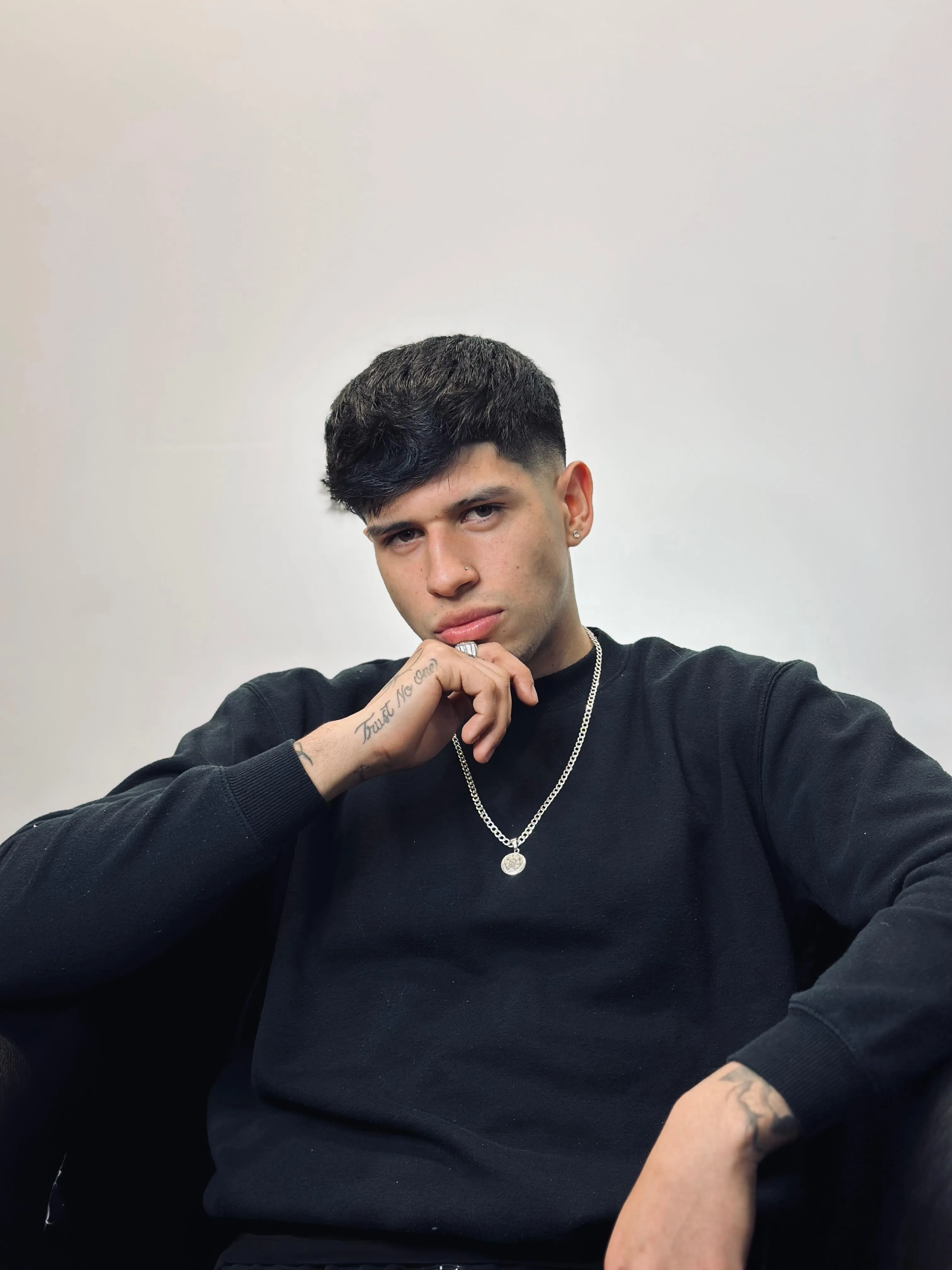 Tomás