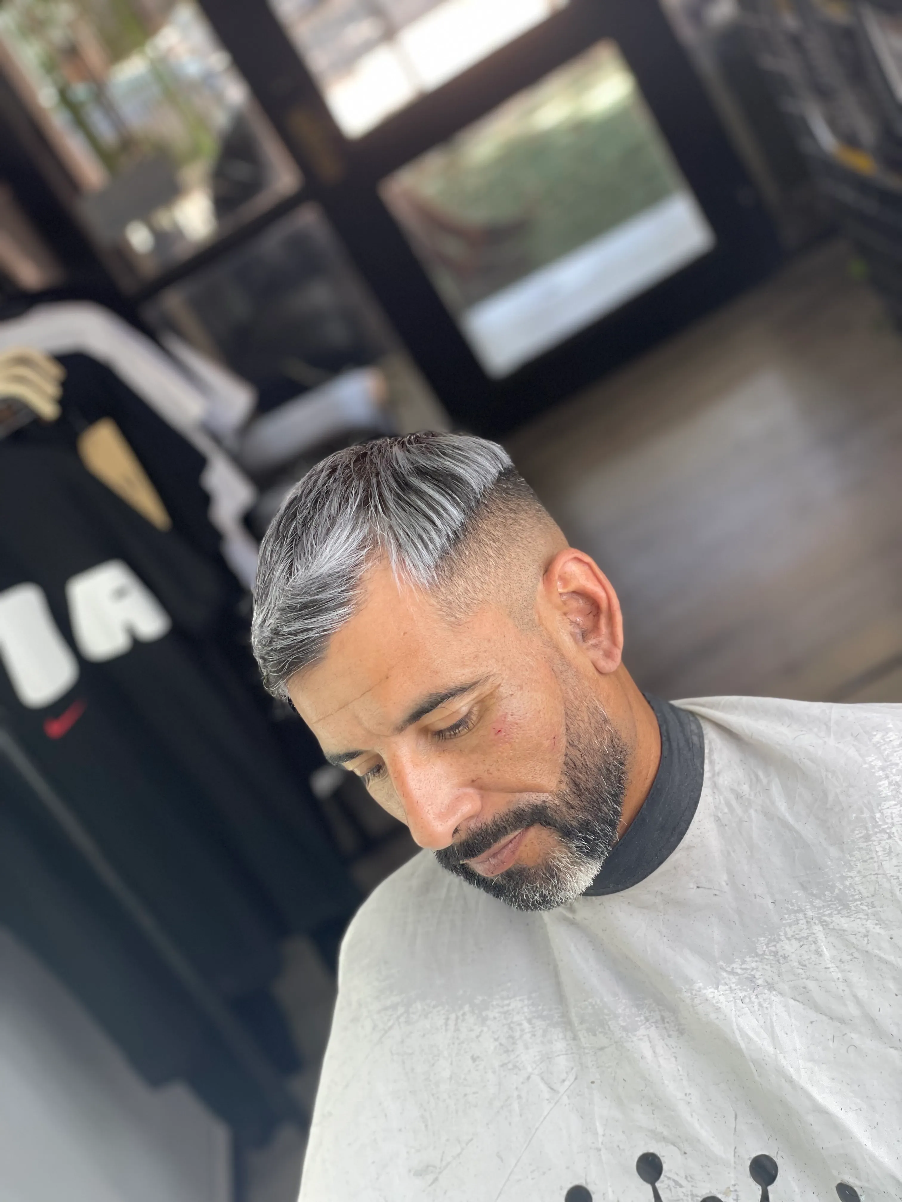 Corte + Ceja + Barba lavado gratis  - Imagen 1