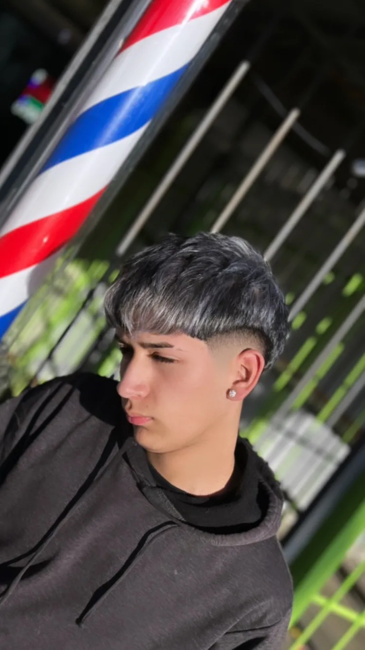 Corte + Ceja Lavado gratis  - Imagen 1