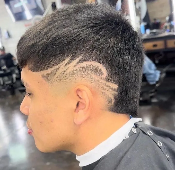 Corte, cejas o marcado ( patillas,chivo, etc)