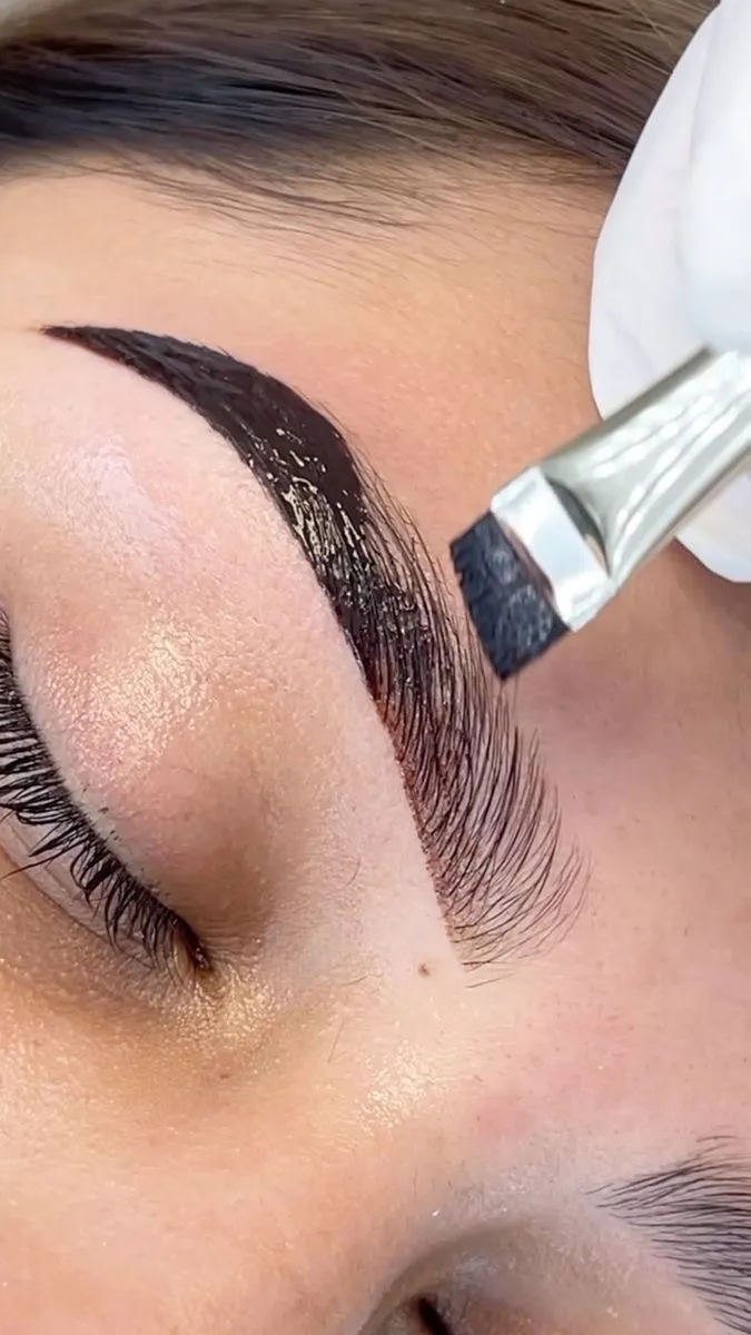 HENNA Y DISEÑO CEJAS