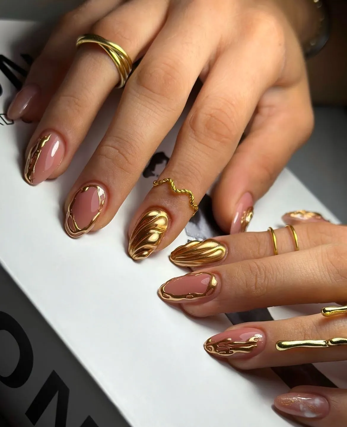 Diseño Relieve Medio (en todas las uñas)