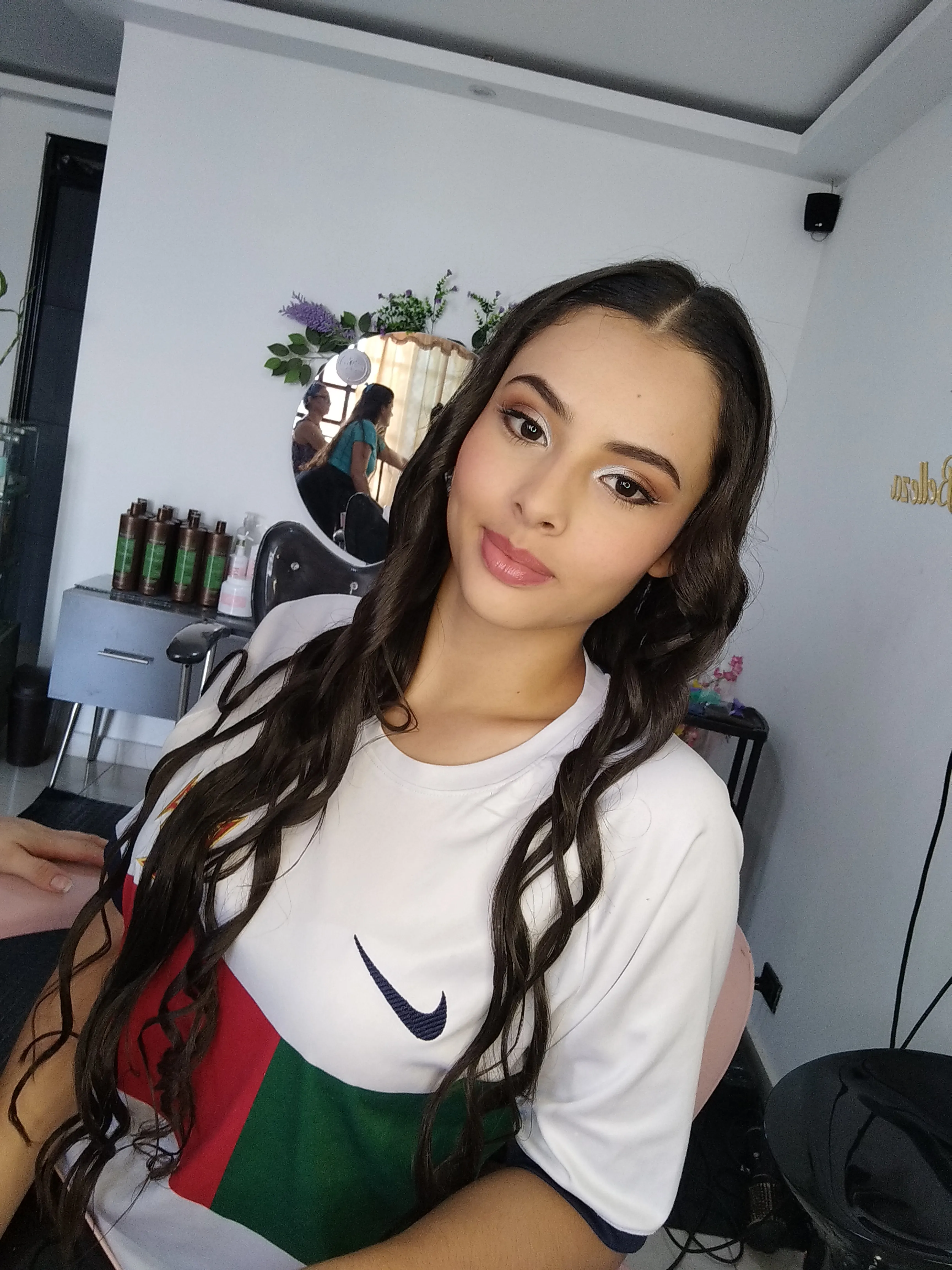 peinado y maquillaje