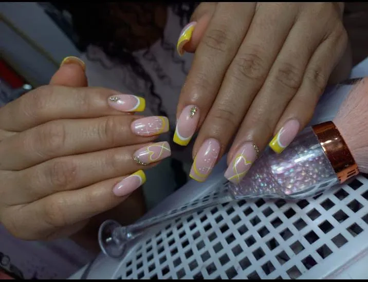 UÑAS ACRILICAS ESCULPIDAS, CON TIPS O POLYGEL - 1