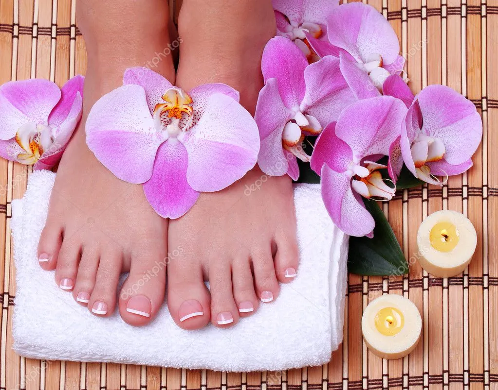 PEDICURE SEMIPERMANENTE  - 1