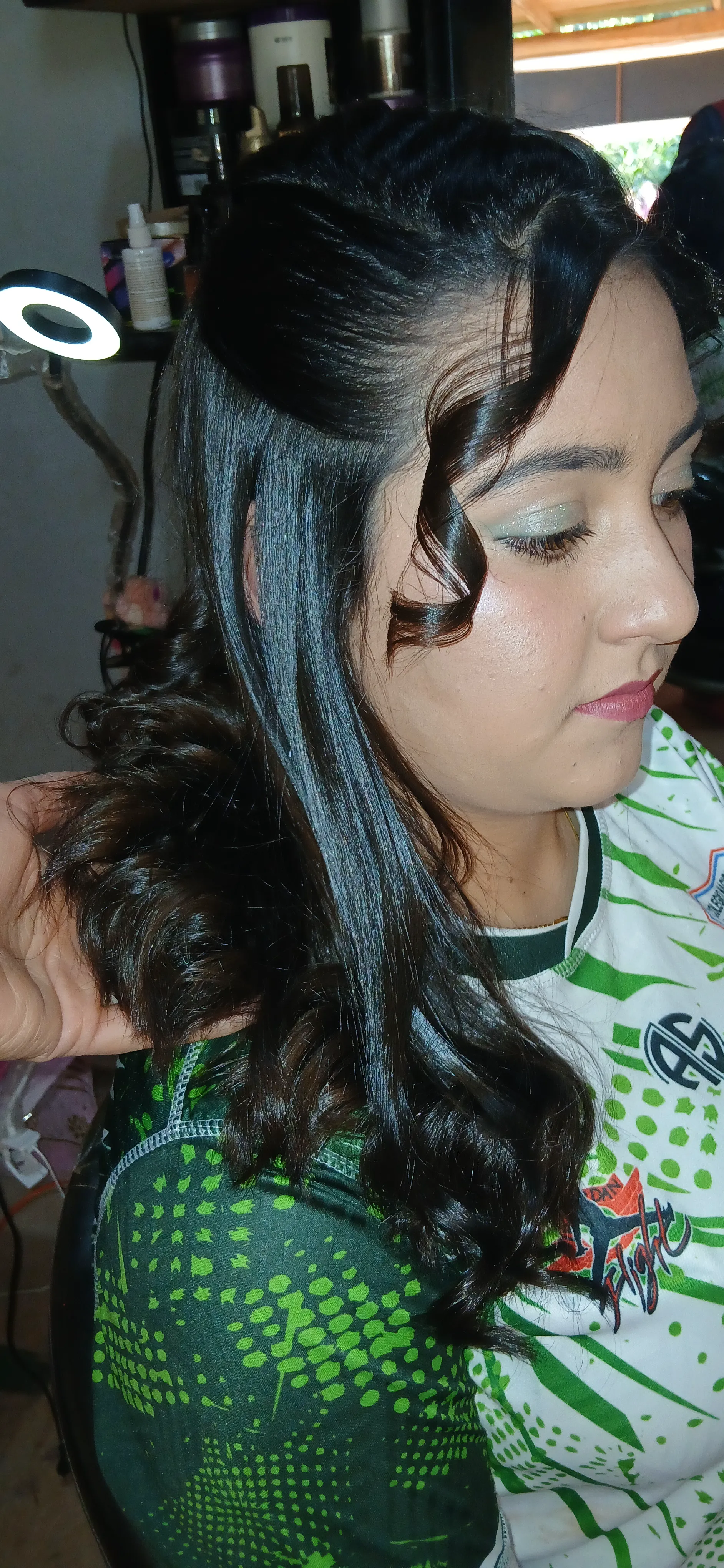 Maquillaje natural más peinado.!