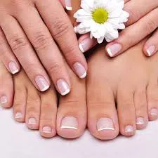 Pedicure con Esmalte Permanente Degrade o Francesa