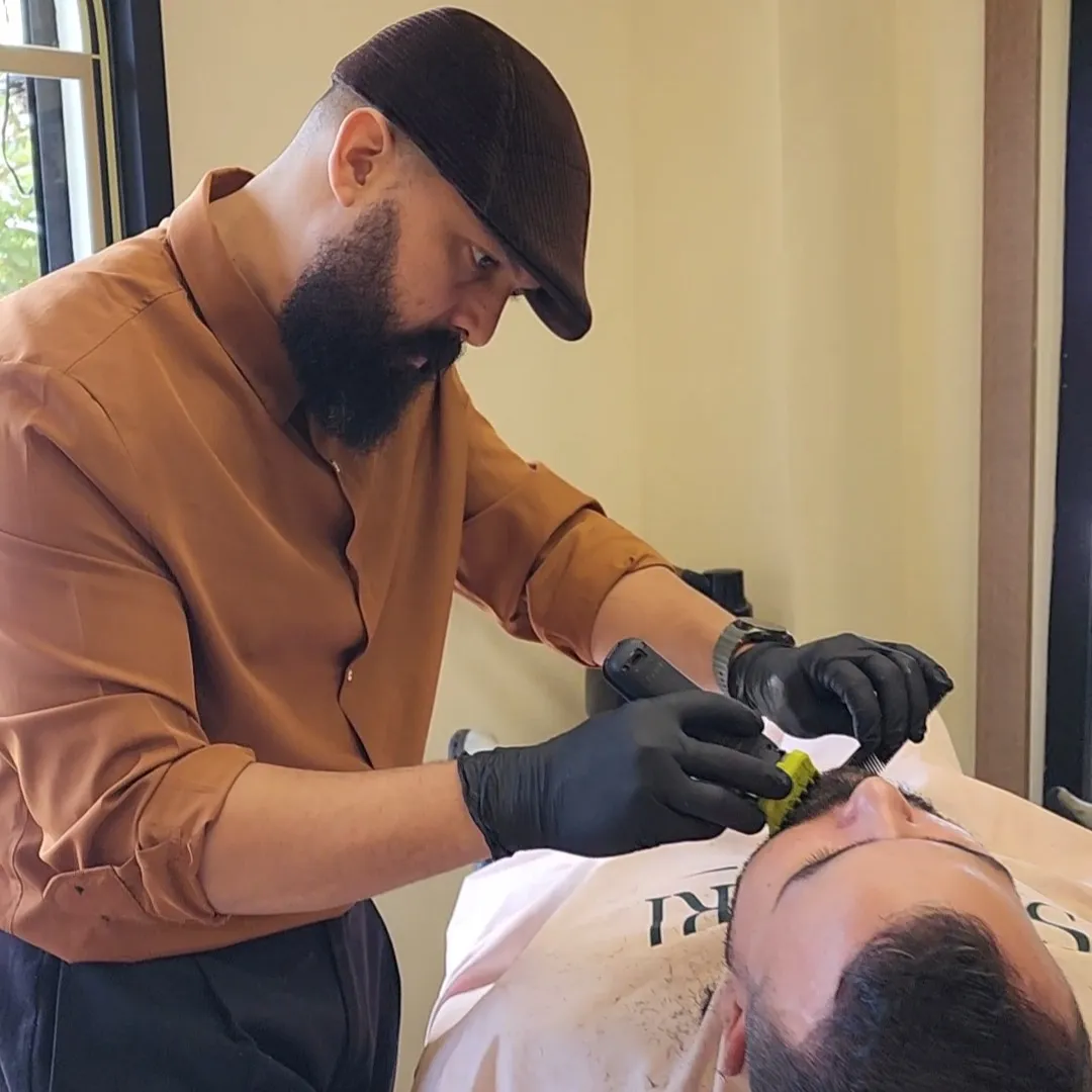 ESCULPIDO DE BARBA - 2