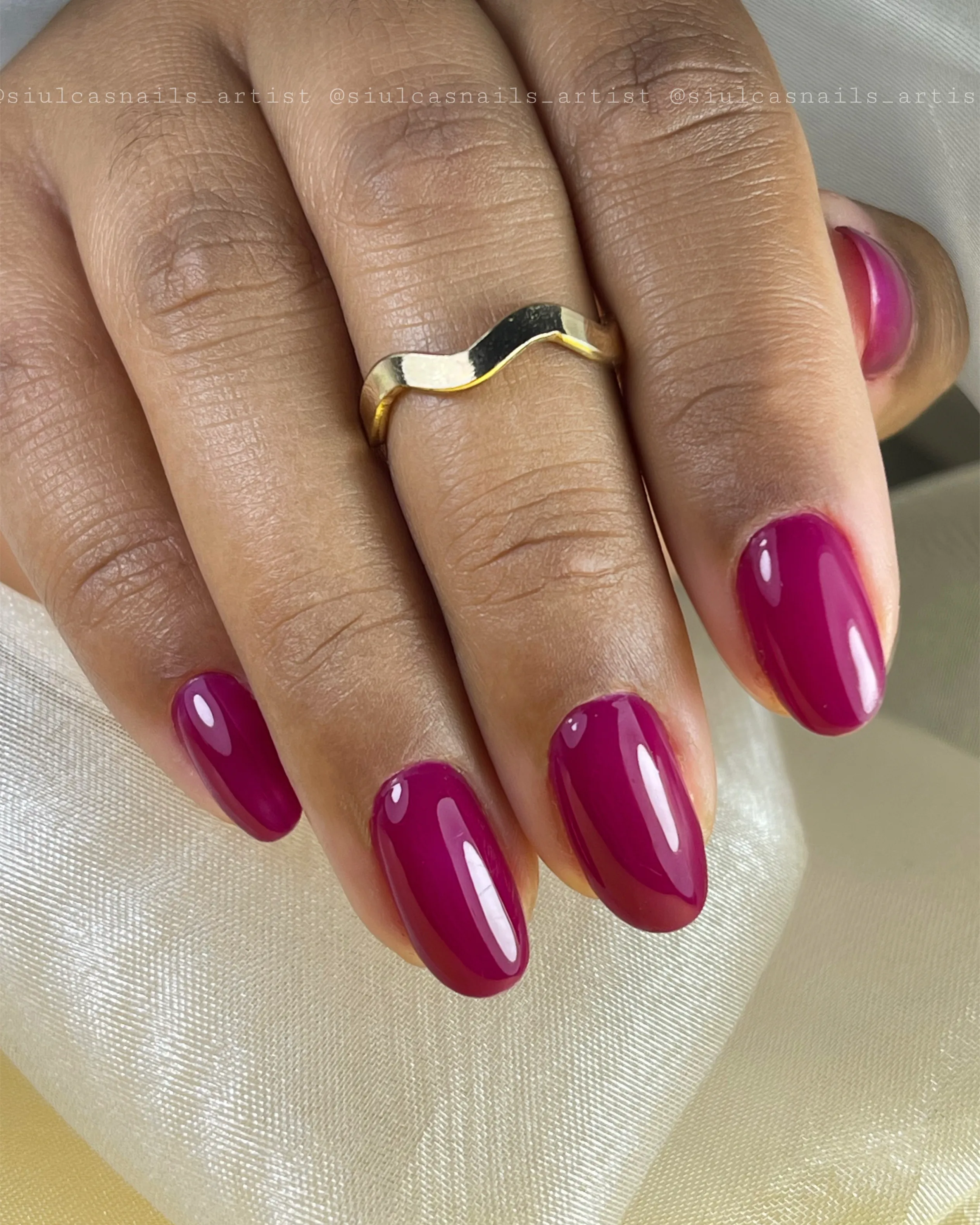 Manicura con Esmaltado Semipermanente