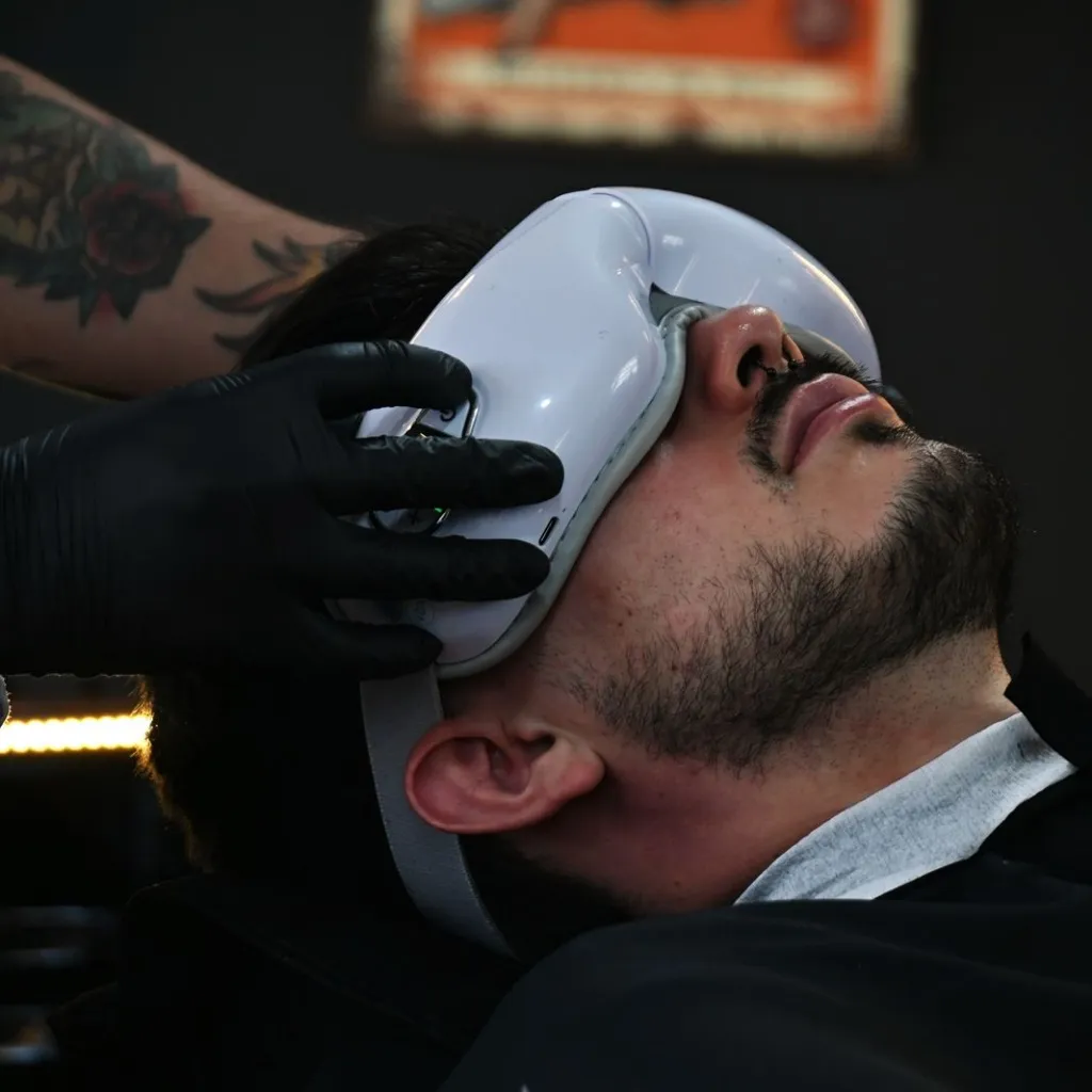 CORTE BARBA Y CEJAS - 2