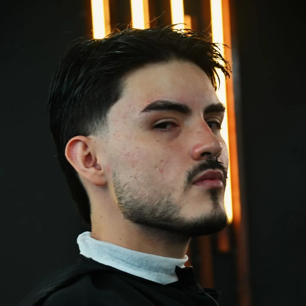CORTE BARBA Y CEJAS - 1