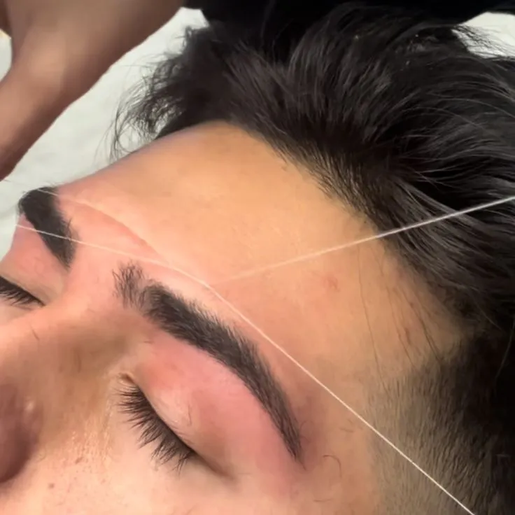 Diseño y depilación de cejas  - Imagen 3