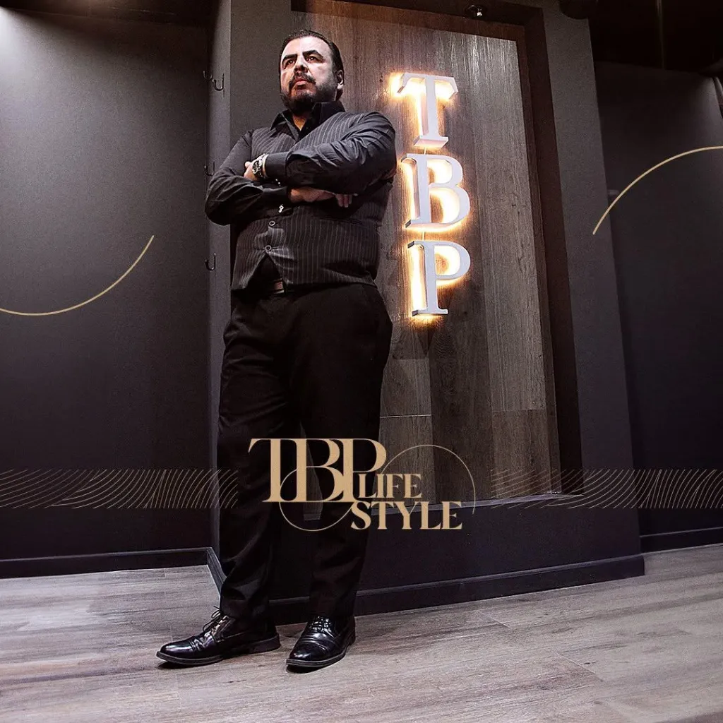 Executive Facial Ritual Clásico Black Mask más combo de cabello y barba