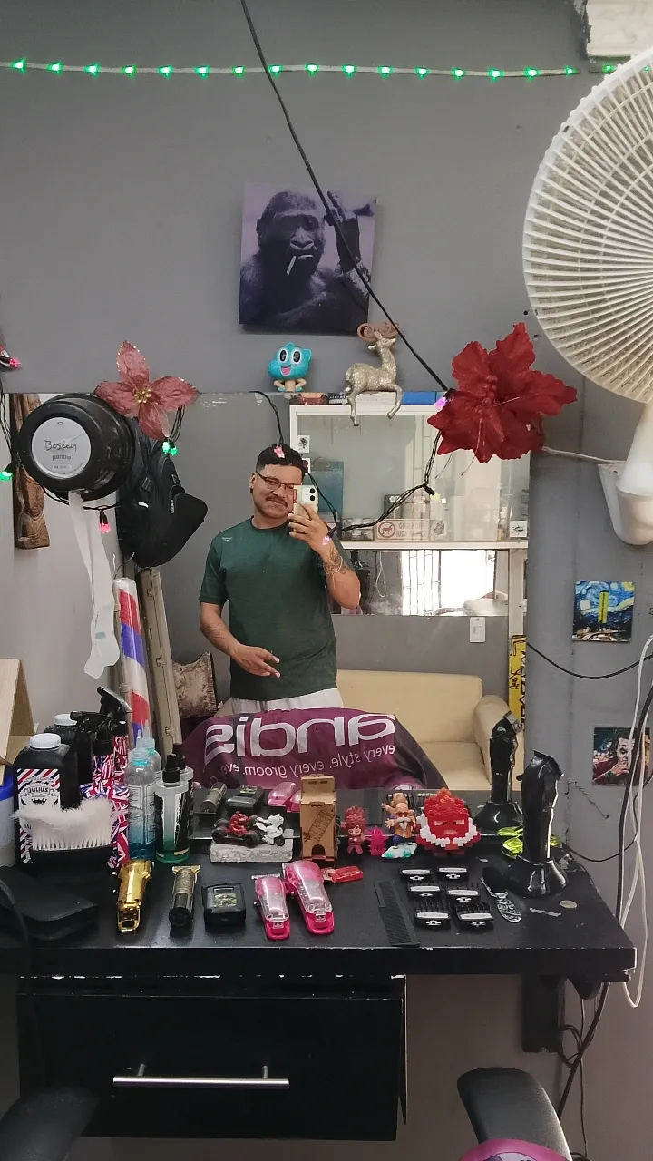 THE KING BARBER STUDIO