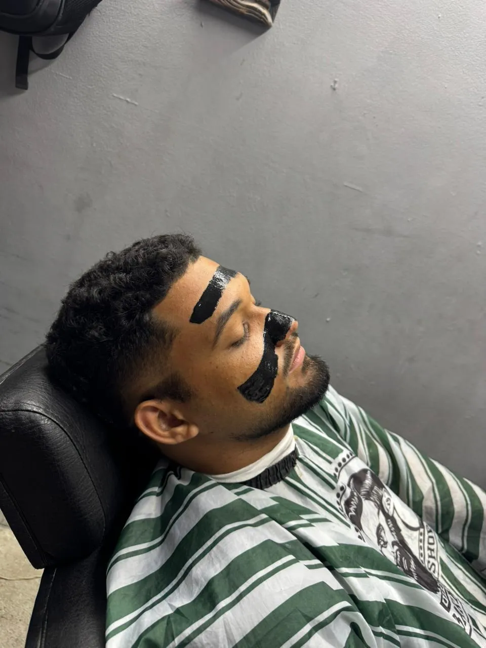 Corte + Mascarilla facial (Black Mash)