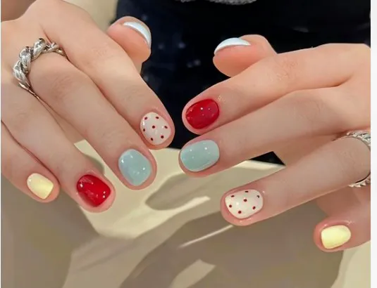 Manicure Tradicional con esmaltado sencillo
