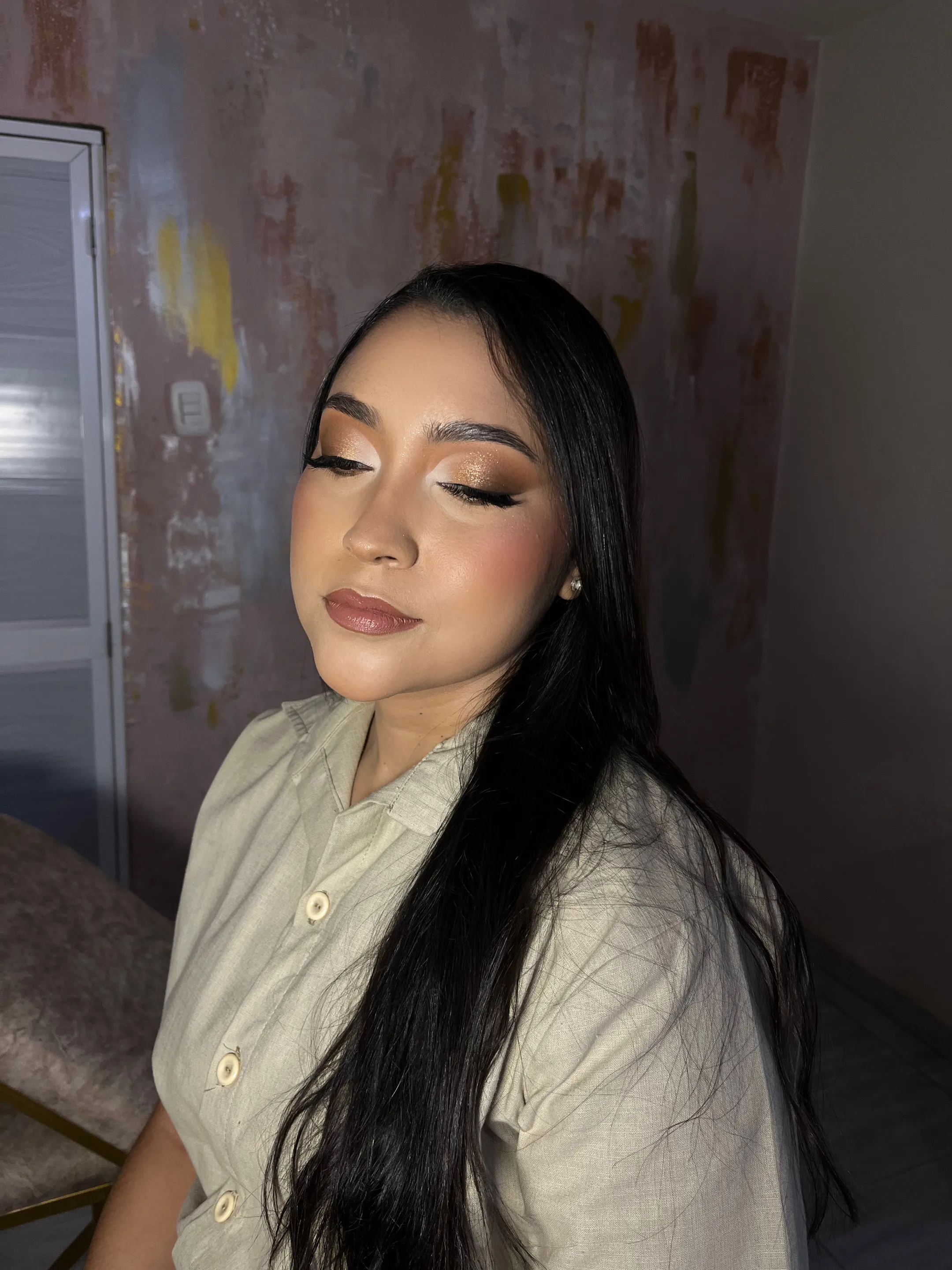 MAQULLAJE GLAM CON PESTAÑAS