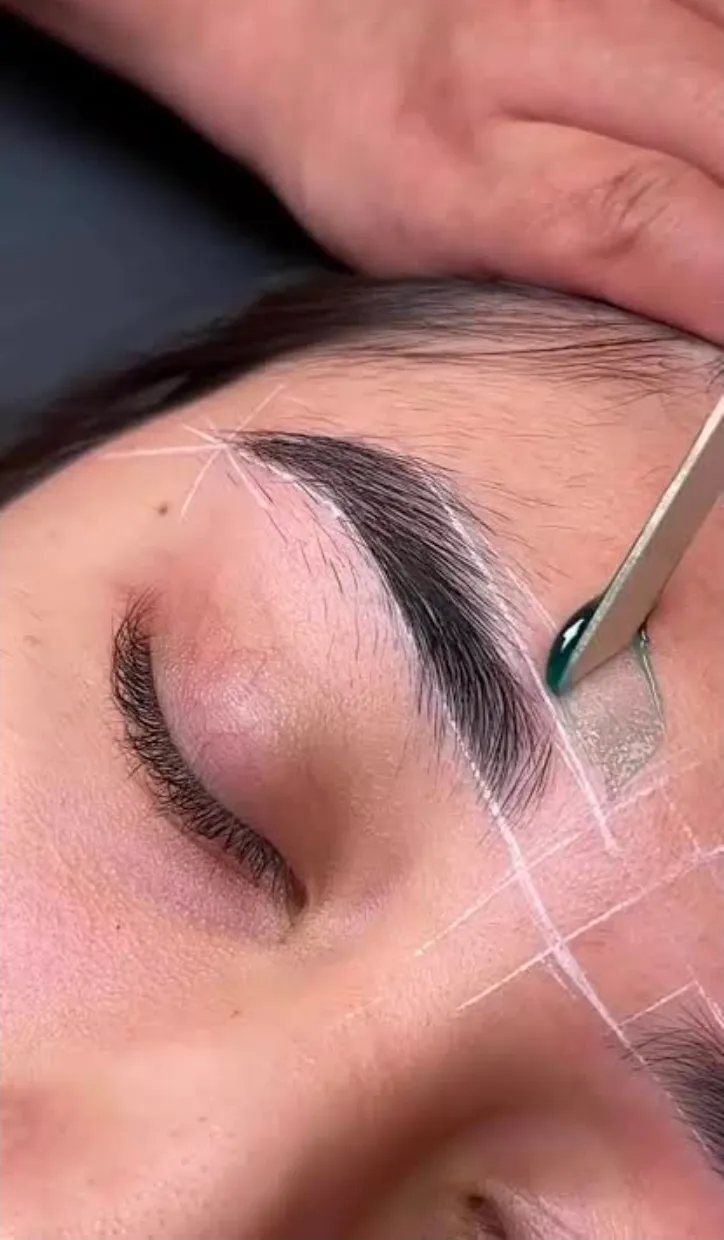 diseño y depilacion cejas con cera