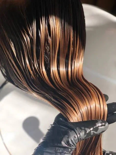 Glossy de cabello o baño de color