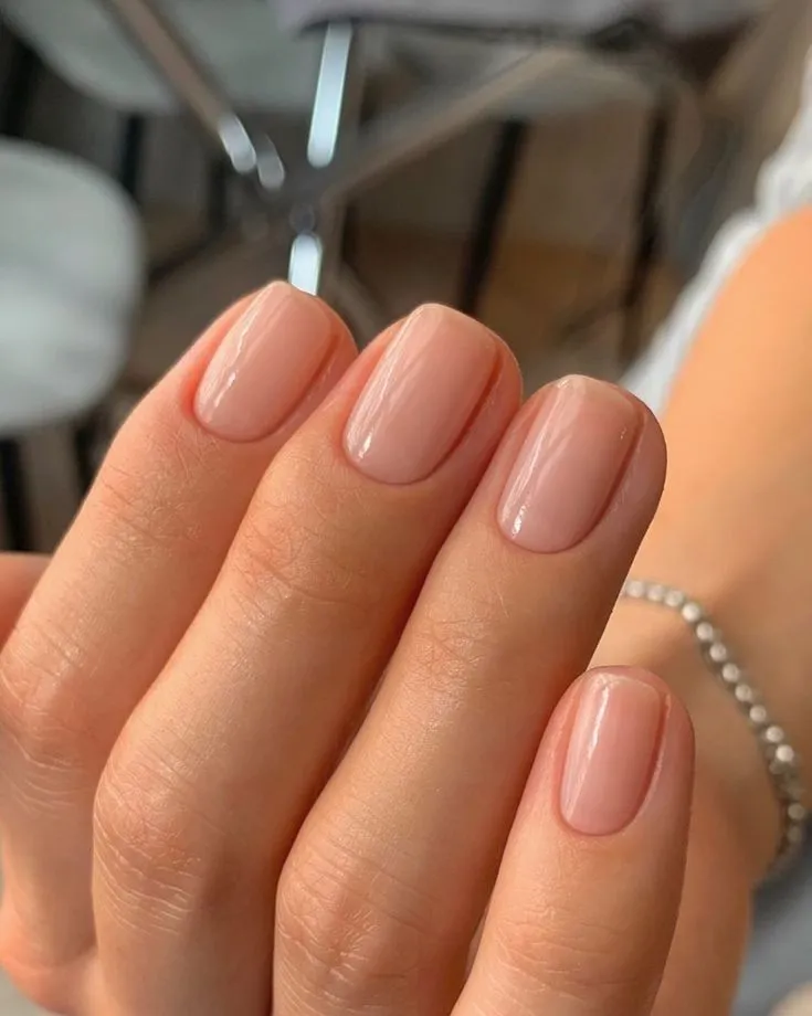 MANICURA CON TRADICIONAL UNICOLOR