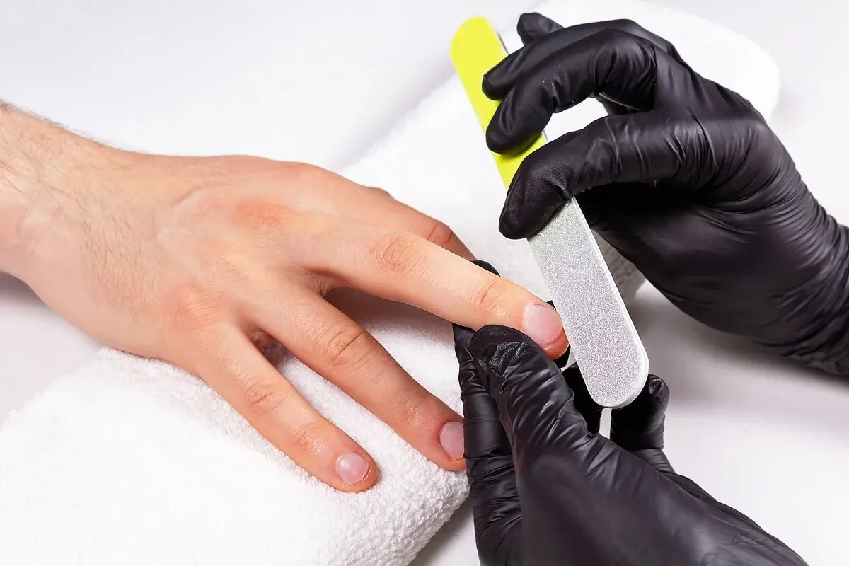 MANICURE PARA CABALLEROS