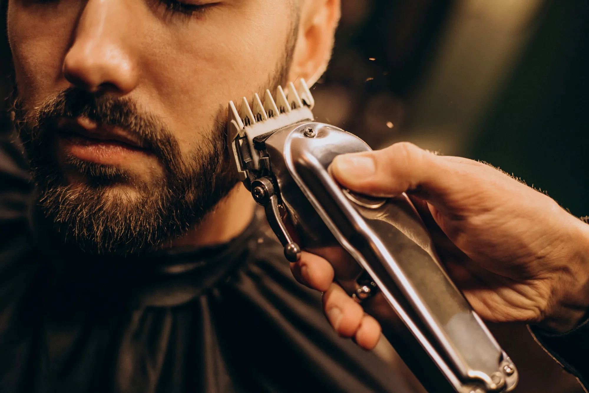 Corte, Barba y Cejas Premium
